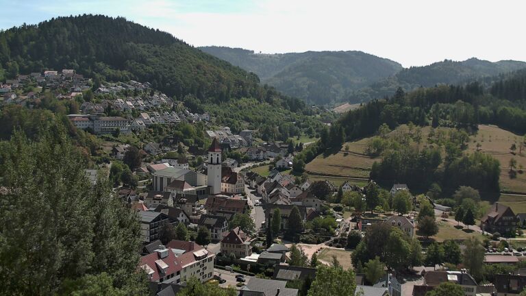 Dieses Bild zeigt eine Webcam-Aufnahme von Ottenhöfen, aufgenommen am Mittwoch, den 26.08.2026 um 13:40 Uhr