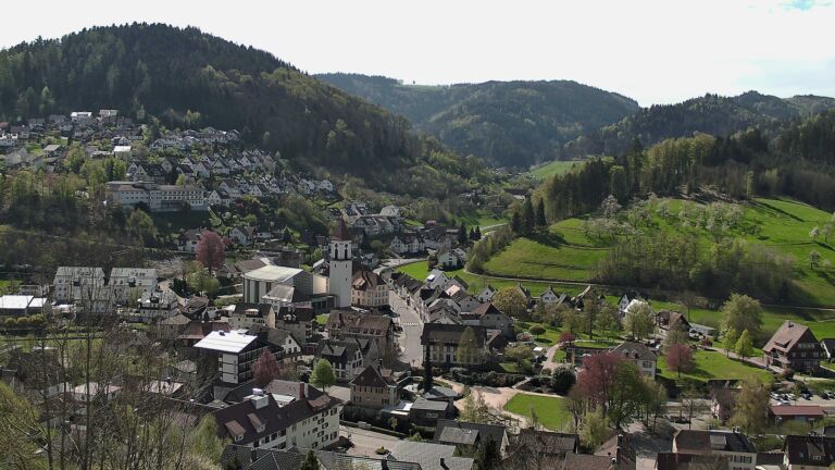 Dieses Bild zeigt eine Webcam-Aufnahme von Ottenhöfen, aufgenommen am Donnerstag, den 16.04.2026 um 11:20 Uhr