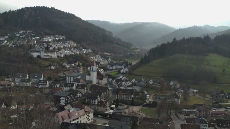 Dieses Bild zeigt eine Webcam-Aufnahme von Ottenhöfen, aufgenommen am Dienstag, den 23.12.2025 um 14:00 Uhr