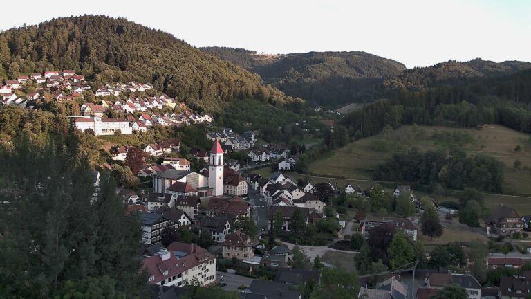 Dieses Bild zeigt eine Webcam-Aufnahme von Ottenhöfen, aufgenommen am Montag, den 27.07.2026 um 20:30 Uhr