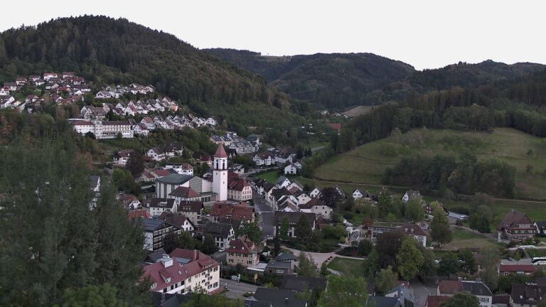 Dieses Bild zeigt eine Webcam-Aufnahme von Ottenhöfen, aufgenommen am Montag, den 14.09.2026 um 19:30 Uhr