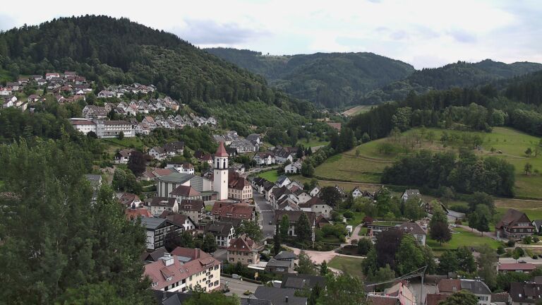 Dieses Bild zeigt eine Webcam-Aufnahme von Ottenhöfen, aufgenommen am Dienstag, den 30.06.2026 um 16:50 Uhr