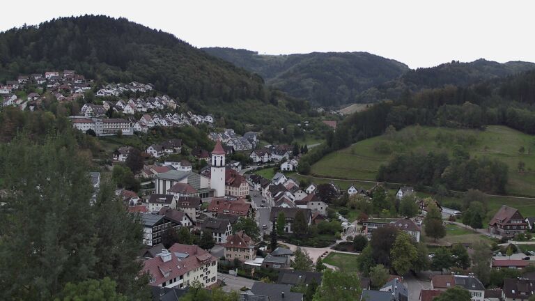 Dieses Bild zeigt eine Webcam-Aufnahme von Ottenhöfen, aufgenommen am Sonntag, den 20.09.2026 um 18:50 Uhr