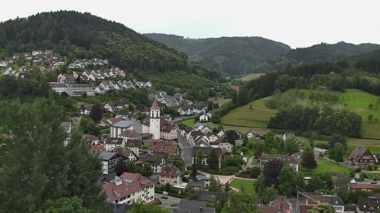 Dieses Bild zeigt eine Webcam-Aufnahme von Ottenhöfen, aufgenommen am Dienstag, den 16.06.2026 um 12:00 Uhr