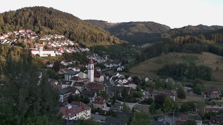 Dieses Bild zeigt eine Webcam-Aufnahme von Ottenhöfen, aufgenommen am Samstag, den 08.08.2026 um 20:10 Uhr