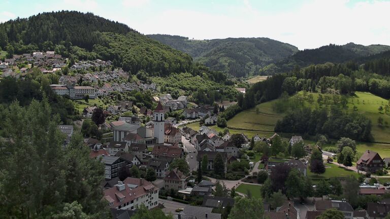 Dieses Bild zeigt eine Webcam-Aufnahme von Ottenhöfen, aufgenommen am Sonntag, den 07.06.2026 um 12:40 Uhr