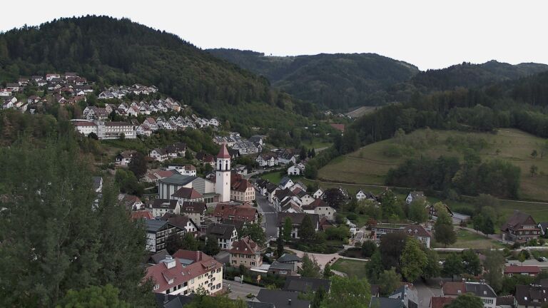 Dieses Bild zeigt eine Webcam-Aufnahme von Ottenhöfen, aufgenommen am Dienstag, den 08.09.2026 um 18:20 Uhr