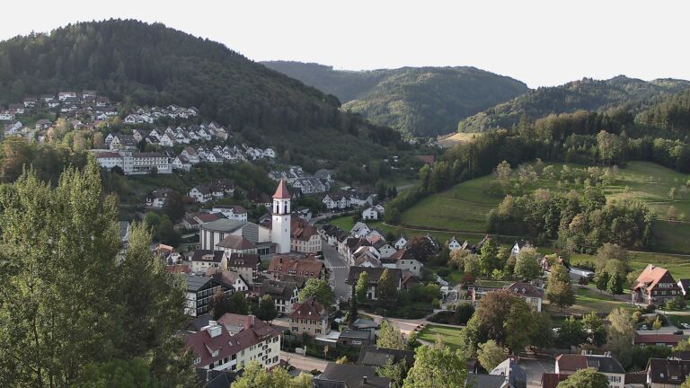 Dieses Bild zeigt eine Webcam-Aufnahme von Ottenhöfen, aufgenommen am Sonntag, den 20.09.2026 um 08:30 Uhr
