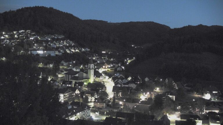 Dieses Bild zeigt eine Webcam-Aufnahme von Ottenhöfen, aufgenommen am Sonntag, den 27.09.2026 um 20:00 Uhr