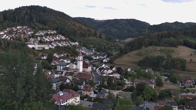 Dieses Bild zeigt eine Webcam-Aufnahme von Ottenhöfen, aufgenommen am Samstag, den 22.08.2026 um 19:50 Uhr