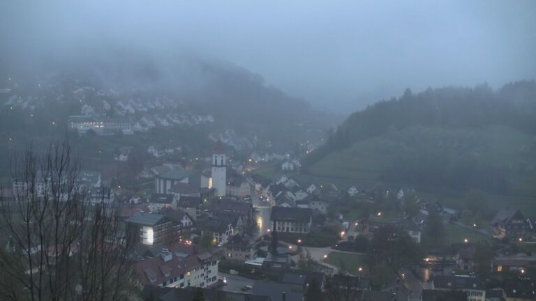 Dieses Bild zeigt eine Webcam-Aufnahme von Ottenhöfen, aufgenommen am Montag, den 13.04.2026 um 20:20 Uhr