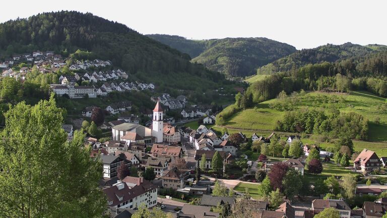 Dieses Bild zeigt eine Webcam-Aufnahme von Ottenhöfen, aufgenommen am Samstag, den 02.05.2026 um 08:00 Uhr