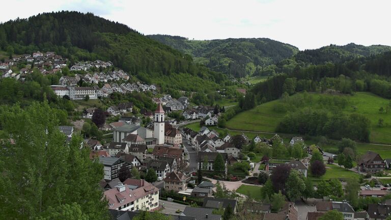 Dieses Bild zeigt eine Webcam-Aufnahme von Ottenhöfen, aufgenommen am Sonntag, den 03.05.2026 um 15:50 Uhr