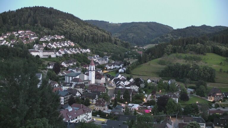Dieses Bild zeigt eine Webcam-Aufnahme von Ottenhöfen, aufgenommen am Donnerstag, den 18.06.2026 um 22:00 Uhr