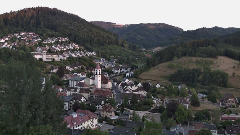 Dieses Bild zeigt eine Webcam-Aufnahme von Ottenhöfen, aufgenommen am Dienstag, den 11.08.2026 um 20:30 Uhr