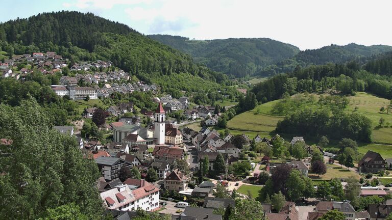 Dieses Bild zeigt eine Webcam-Aufnahme von Ottenhöfen, aufgenommen am Sonntag, den 24.05.2026 um 15:30 Uhr