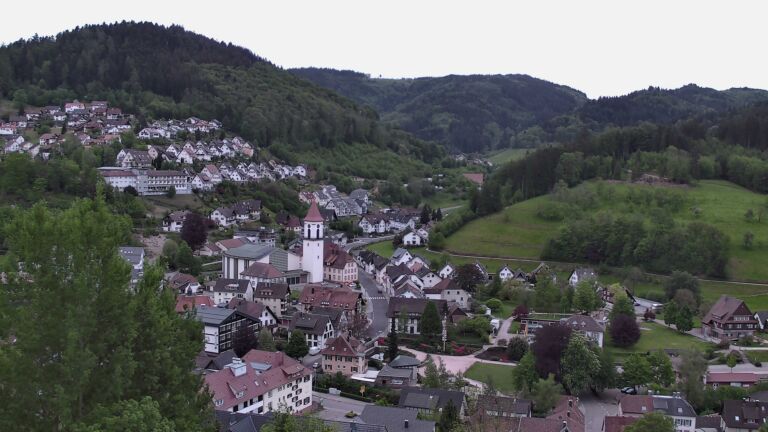 Dieses Bild zeigt eine Webcam-Aufnahme von Ottenhöfen, aufgenommen am Sonntag, den 03.05.2026 um 20:30 Uhr