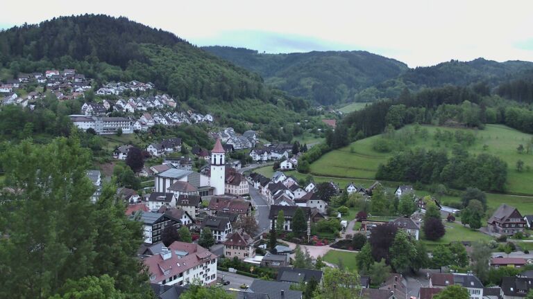 Dieses Bild zeigt eine Webcam-Aufnahme von Ottenhöfen, aufgenommen am Freitag, den 15.05.2026 um 05:50 Uhr