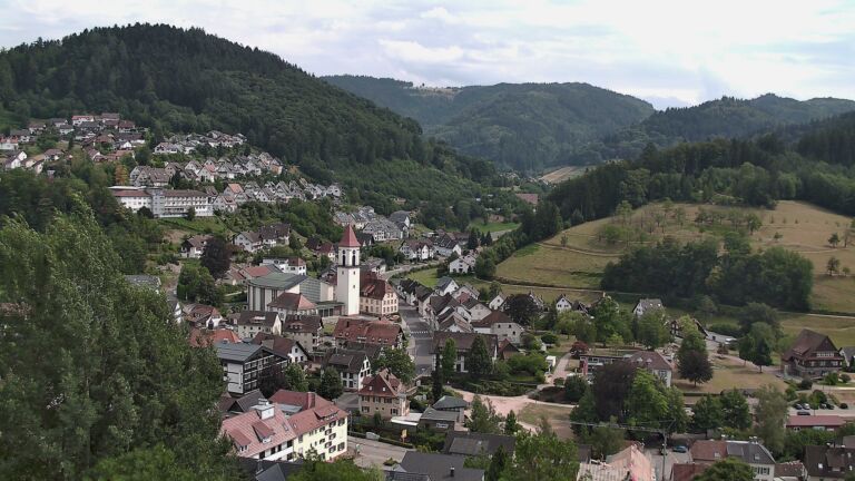 Dieses Bild zeigt eine Webcam-Aufnahme von Ottenhöfen, aufgenommen am Mittwoch, den 15.07.2026 um 16:10 Uhr