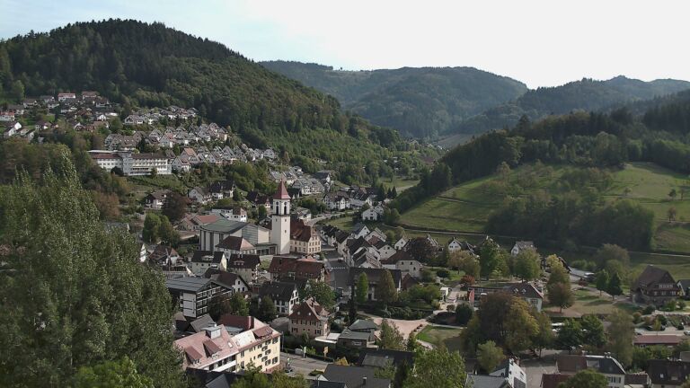 Dieses Bild zeigt eine Webcam-Aufnahme von Ottenhöfen, aufgenommen am Montag, den 28.09.2026 um 15:30 Uhr