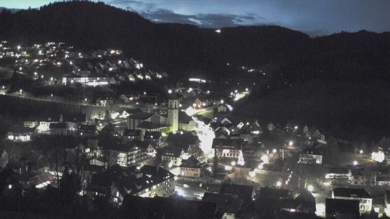 Dieses Bild zeigt eine Webcam-Aufnahme von Ottenhöfen, aufgenommen am Mittwoch, den 17.12.2025 um 07:10 Uhr