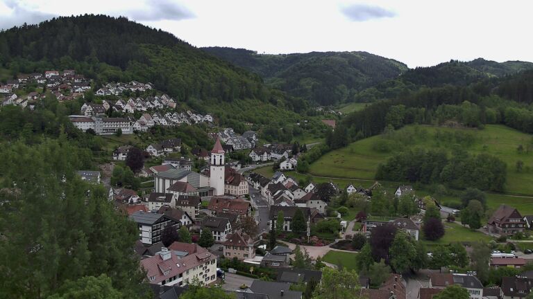 Dieses Bild zeigt eine Webcam-Aufnahme von Ottenhöfen, aufgenommen am Montag, den 18.05.2026 um 11:50 Uhr