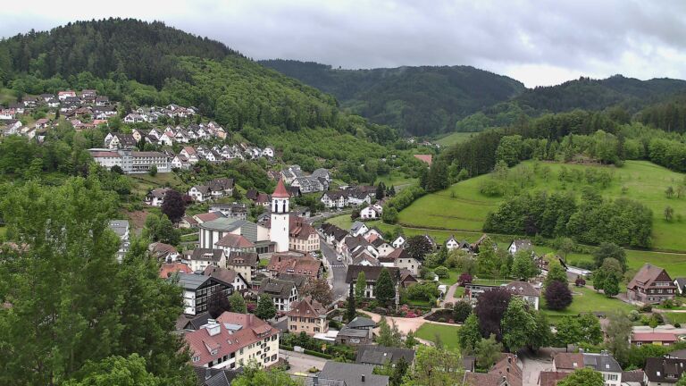 Dieses Bild zeigt eine Webcam-Aufnahme von Ottenhöfen, aufgenommen am Donnerstag, den 14.05.2026 um 08:20 Uhr