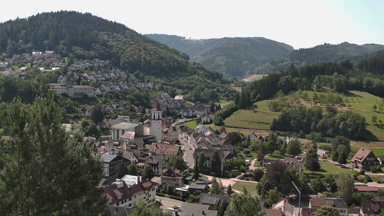Dieses Bild zeigt eine Webcam-Aufnahme von Ottenhöfen, aufgenommen am Samstag, den 27.06.2026 um 11:10 Uhr