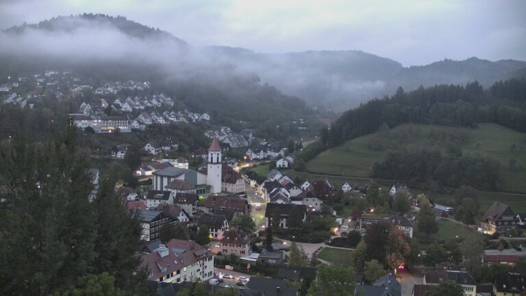 Dieses Bild zeigt eine Webcam-Aufnahme von Ottenhöfen, aufgenommen am Montag, den 19.10.2026 um 07:30 Uhr