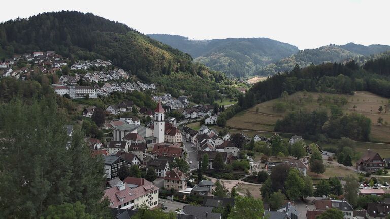 Dieses Bild zeigt eine Webcam-Aufnahme von Ottenhöfen, aufgenommen am Samstag, den 22.08.2026 um 14:10 Uhr