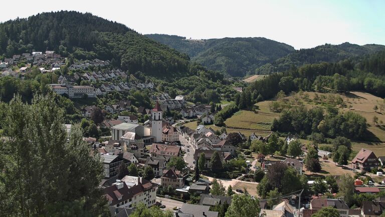 Dieses Bild zeigt eine Webcam-Aufnahme von Ottenhöfen, aufgenommen am Samstag, den 25.07.2026 um 11:10 Uhr