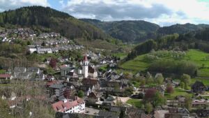 Dieses Bild zeigt eine Webcam-Aufnahme von Ottenhöfen, aufgenommen am Freitag, den 17.04.2026 um 16:30 Uhr