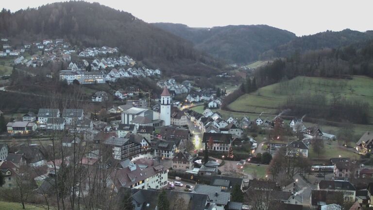 Dieses Bild zeigt eine Webcam-Aufnahme von Ottenhöfen, aufgenommen am Mittwoch, den 17.12.2025 um 07:50 Uhr