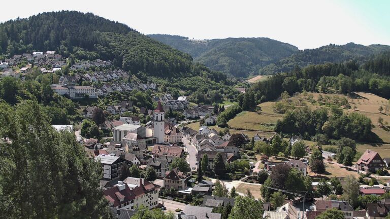 Dieses Bild zeigt eine Webcam-Aufnahme von Ottenhöfen, aufgenommen am Freitag, den 24.07.2026 um 11:30 Uhr