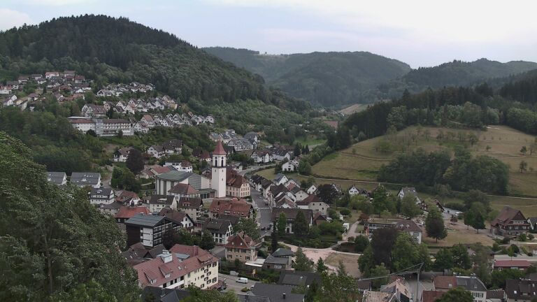 Dieses Bild zeigt eine Webcam-Aufnahme von Ottenhöfen, aufgenommen am Donnerstag, den 30.07.2026 um 16:40 Uhr