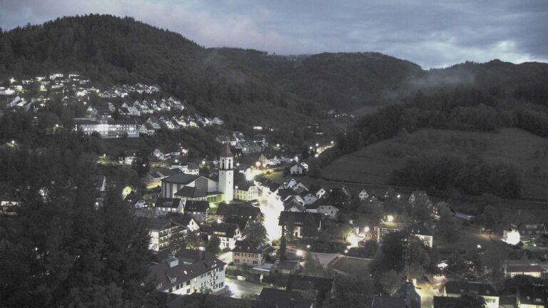 Dieses Bild zeigt eine Webcam-Aufnahme von Ottenhöfen, aufgenommen am Donnerstag, den 08.10.2026 um 19:30 Uhr