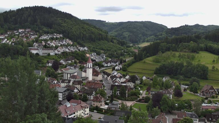 Dieses Bild zeigt eine Webcam-Aufnahme von Ottenhöfen, aufgenommen am Mittwoch, den 03.06.2026 um 10:00 Uhr