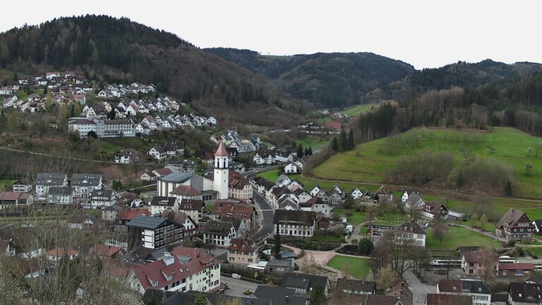 Dieses Bild zeigt eine Webcam-Aufnahme von Ottenhöfen, aufgenommen am Sonntag, den 05.04.2026 um 07:40 Uhr