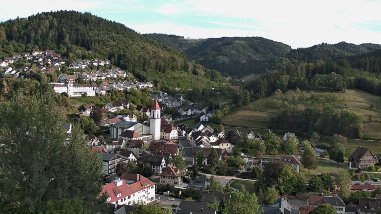 Dieses Bild zeigt eine Webcam-Aufnahme von Ottenhöfen, aufgenommen am Dienstag, den 01.09.2026 um 18:50 Uhr