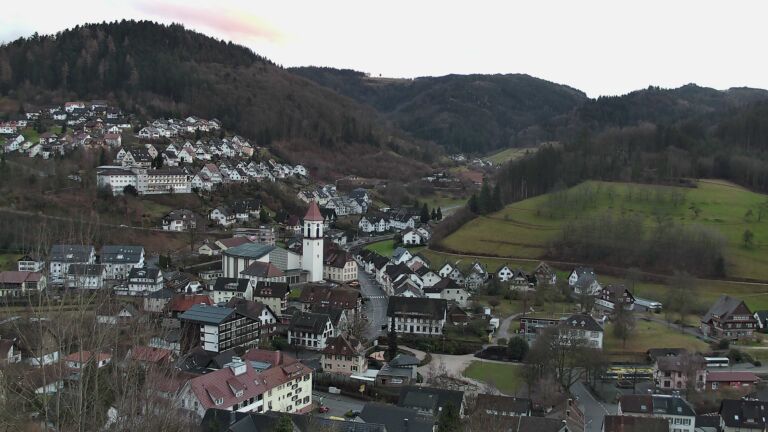 Dieses Bild zeigt eine Webcam-Aufnahme von Ottenhöfen, aufgenommen am Dienstag, den 03.02.2026 um 17:20 Uhr