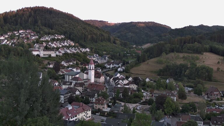 Dieses Bild zeigt eine Webcam-Aufnahme von Ottenhöfen, aufgenommen am Donnerstag, den 13.08.2026 um 20:30 Uhr