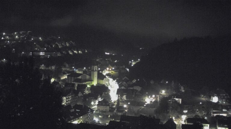 Dieses Bild zeigt eine Webcam-Aufnahme von Ottenhöfen, aufgenommen am Sonntag, den 18.10.2026 um 05:40 Uhr
