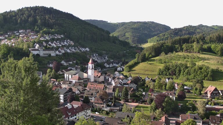 Dieses Bild zeigt eine Webcam-Aufnahme von Ottenhöfen, aufgenommen am Dienstag, den 19.05.2026 um 07:40 Uhr