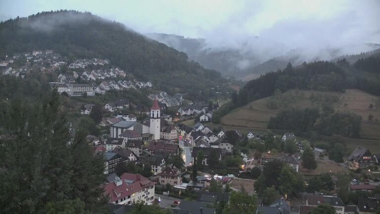Dieses Bild zeigt eine Webcam-Aufnahme von Ottenhöfen, aufgenommen am Freitag, den 21.08.2026 um 20:30 Uhr