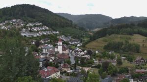 Dieses Bild zeigt eine Webcam-Aufnahme von Ottenhöfen, aufgenommen am Montag, den 31.08.2026 um 18:10 Uhr