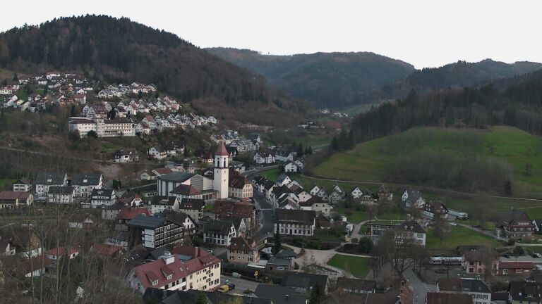 Dieses Bild zeigt eine Webcam-Aufnahme von Ottenhöfen, aufgenommen am Donnerstag, den 19.03.2026 um 18:20 Uhr