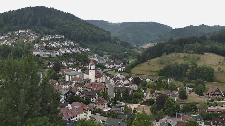 Dieses Bild zeigt eine Webcam-Aufnahme von Ottenhöfen, aufgenommen am Montag, den 03.08.2026 um 07:40 Uhr