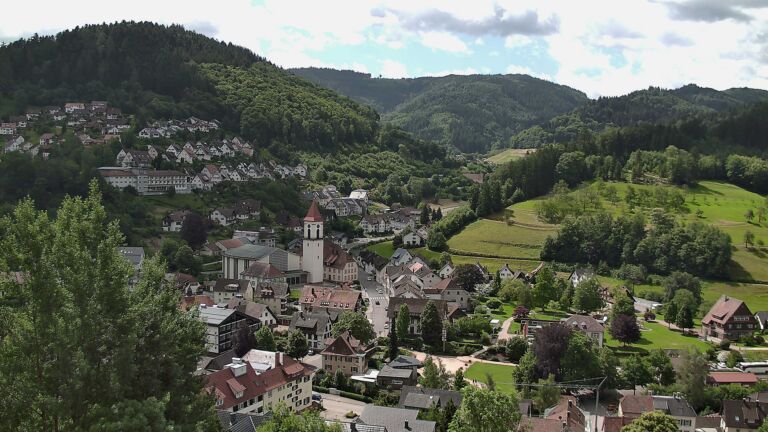 Dieses Bild zeigt eine Webcam-Aufnahme von Ottenhöfen, aufgenommen am Samstag, den 13.06.2026 um 11:20 Uhr
