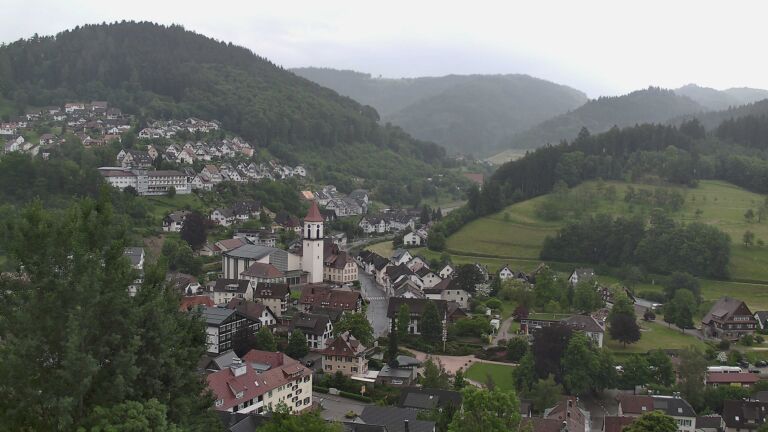 Dieses Bild zeigt eine Webcam-Aufnahme von Ottenhöfen, aufgenommen am Dienstag, den 02.06.2026 um 14:00 Uhr