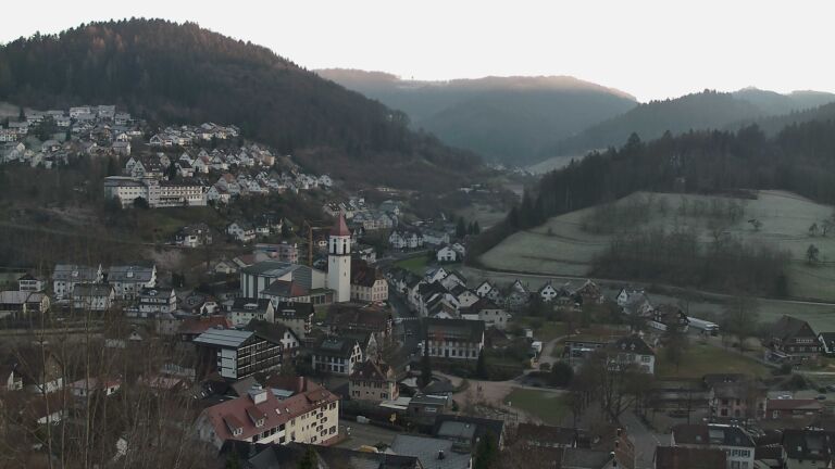 Dieses Bild zeigt eine Webcam-Aufnahme von Ottenhöfen, aufgenommen am Freitag, den 26.12.2025 um 16:00 Uhr